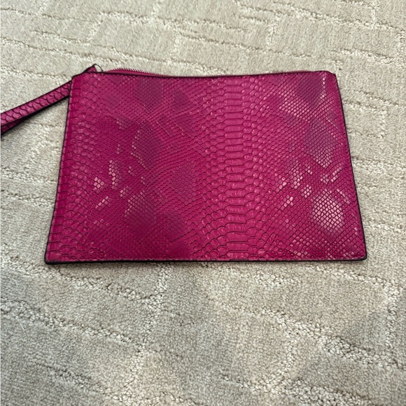 Elegant Pink Snakeskin Clutch - Picture 4 of 6